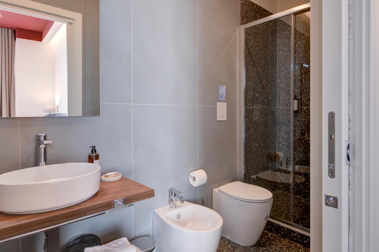 Well Suites - Piazza Dei Martiri Napoli Dış mekan fotoğraf