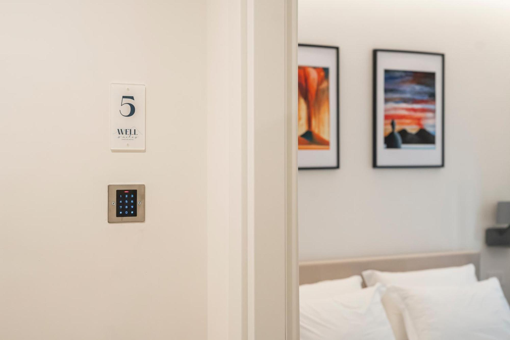 Well Suites - Piazza Dei Martiri Napoli Dış mekan fotoğraf