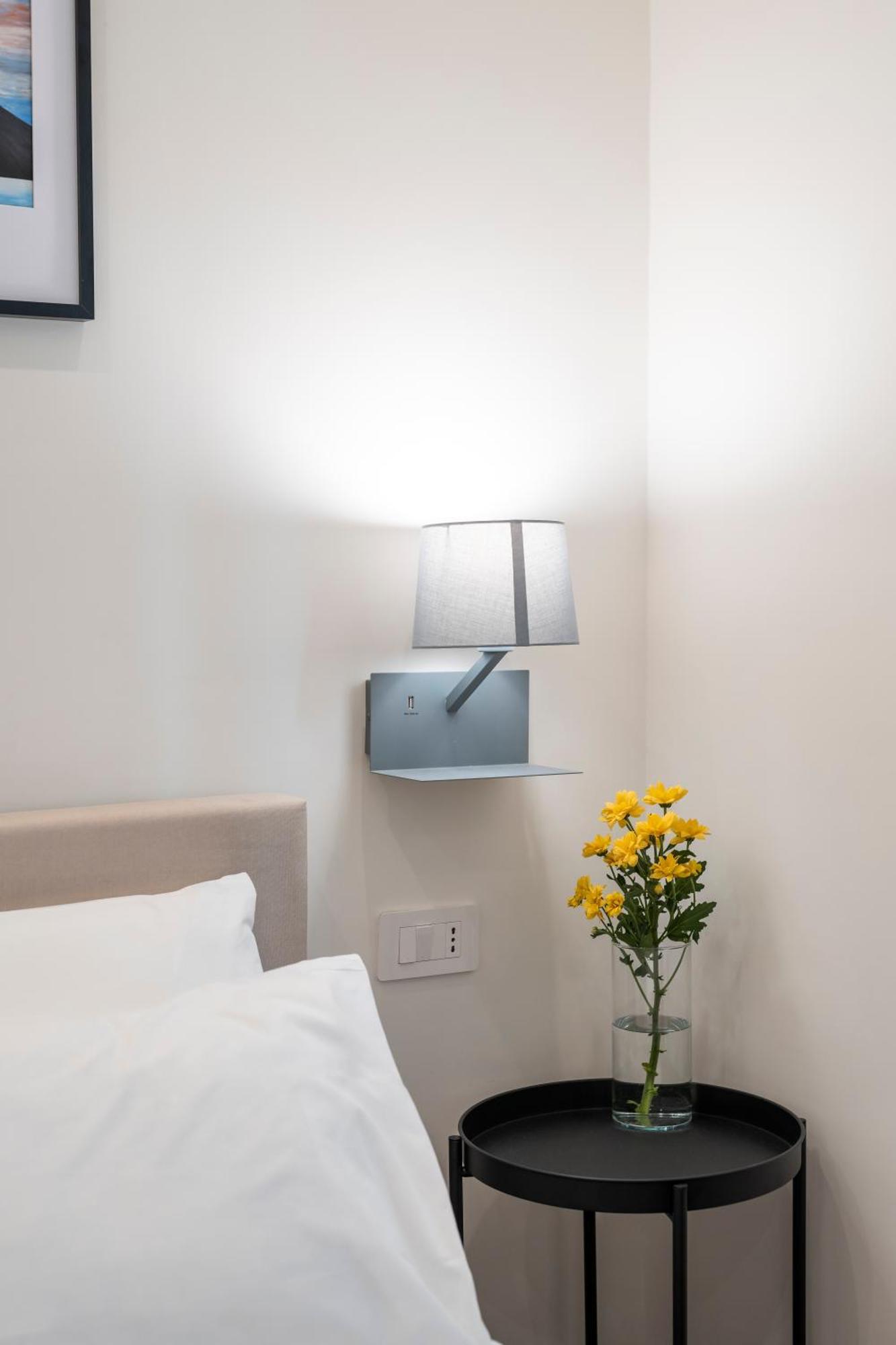 Well Suites - Piazza Dei Martiri Napoli Dış mekan fotoğraf