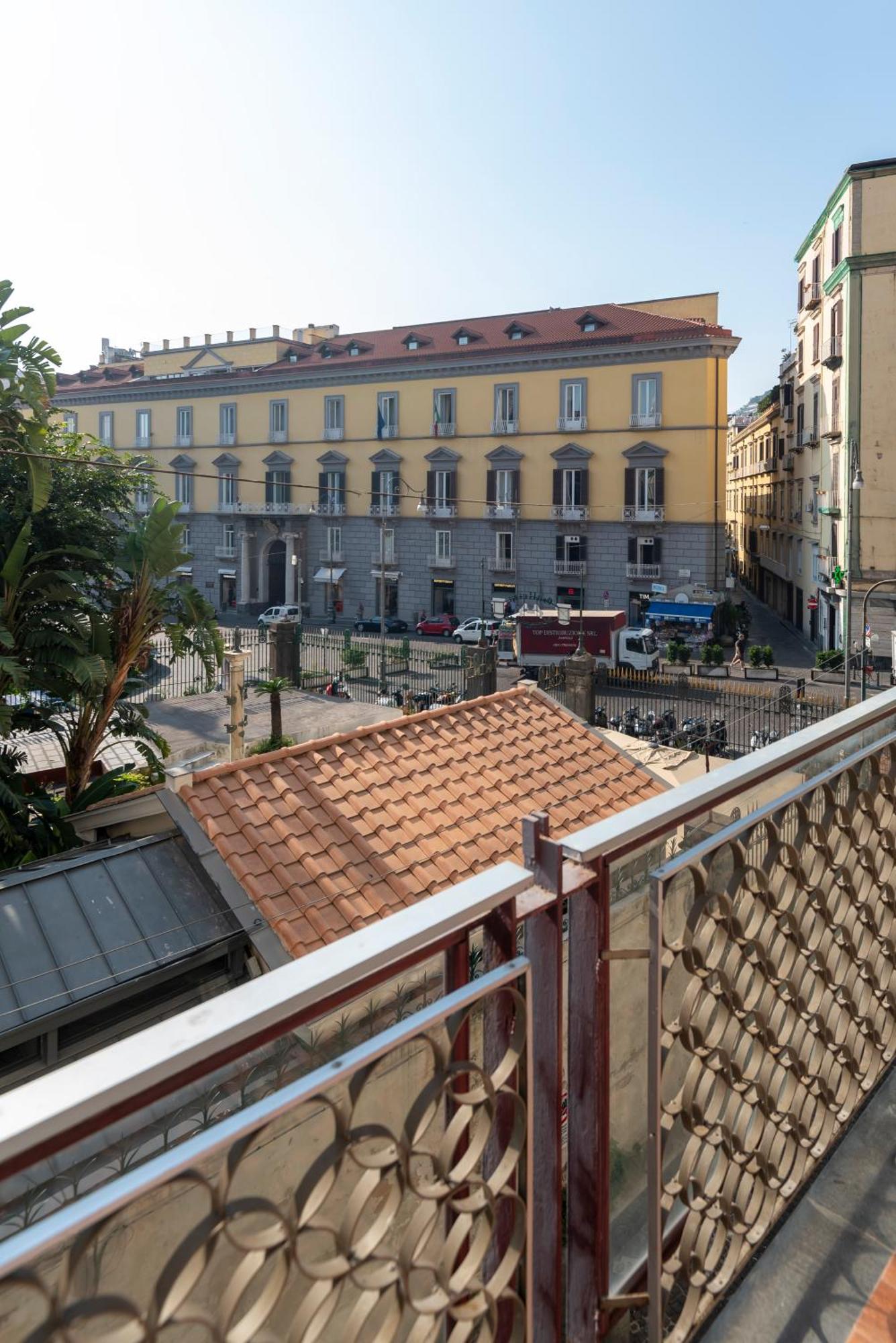 Well Suites - Piazza Dei Martiri Napoli Dış mekan fotoğraf
